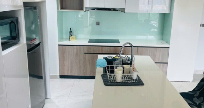 z5904717089820 56f885cb3953f8263c38bf685b70de1f 810x430 - Chủ gửi bán gấp căn hộ Midtown , lầu 10, view sông và hồ bơi, giá 11,5 tỷ thương lượng nhiều.
