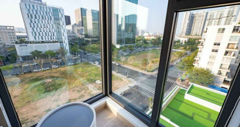 z5909584057565 7fdc9b5da9ed7bd81b9ea52df7d5dd39 810x430 - Cho Thuê Midtown M6 Phú Mỹ Hưng 90m 2 phòng full nôi thất