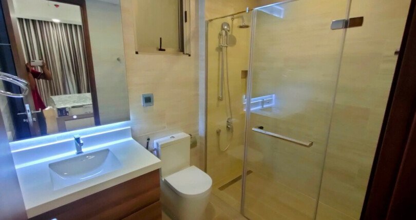 z5909585388499 f9c472d14e060a821c7e62b6d436c751 810x430 - Cho Thuê Midtown M8, 2 phòng ngủ full nội thất như hình, có ô xe hầm