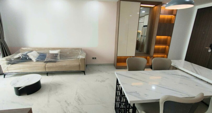 z5909585400706 a8bdbfe4248c4e9c6981c057a809cca2 810x430 - Cho Thuê Midtown M8, 2 phòng ngủ full nội thất như hình, có ô xe hầm