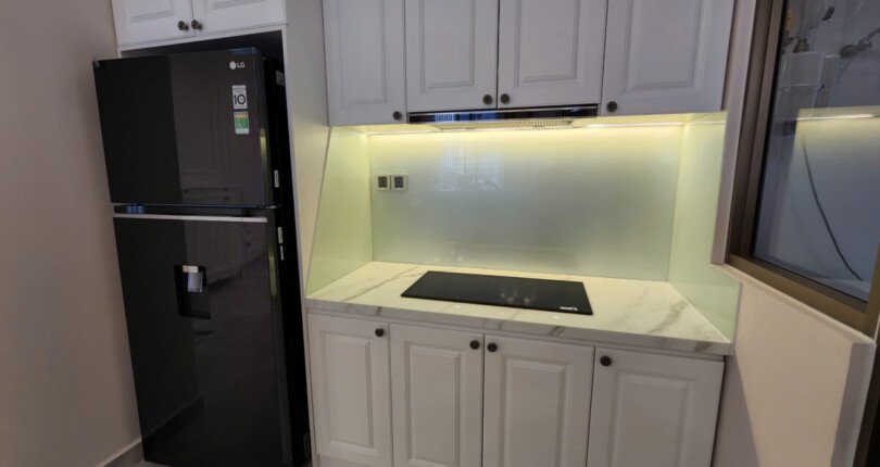 z5909585881854 5cd1cec9492f9c9ca6047576df5c467d 810x430 - Cho Thuê Midtown M8 Phú Mỹ Hưng 80m 2 phòng full nội thất có ô xe dưới hầm