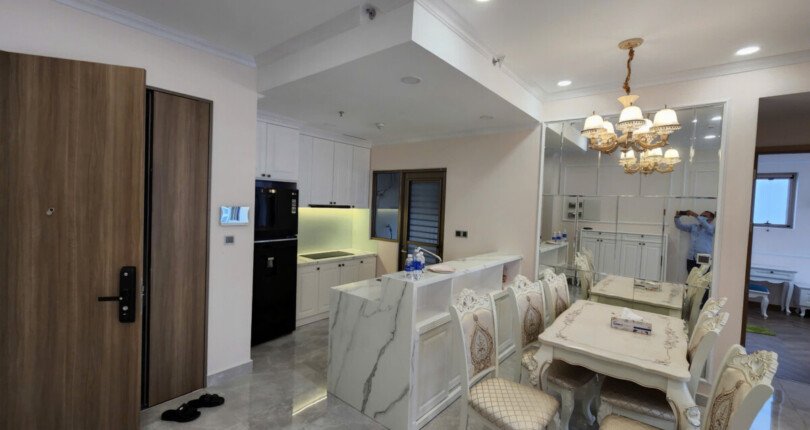 z5909585890642 087cae5a04aff67c4ebe2505700fe627 810x430 - Cho Thuê Midtown M8 Phú Mỹ Hưng 80m 2 phòng full nội thất có ô xe dưới hầm