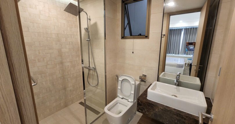 z5909585916245 06ea90db3ab7048ca93e7acd3ae076f0 810x430 - Cho Thuê Midtown M8 Phú Mỹ Hưng 80m 2 phòng full nội thất có ô xe dưới hầm