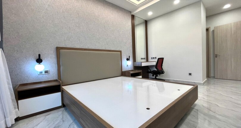 z5911378159773 6a5872c91cdedb3a1901f972f2a721fc 810x430 - Cho thuê Midtown M5 Phú Mỹ Hưng Quận 7, 116m 2 phòng full đồ