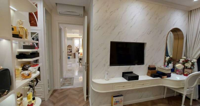 z5936572852253 628e1dfc0f0fe9f2a21ba097eb19a4ef 810x430 - Bán MIDTOWN M8-Phú Mỹ Hưng Quận 7 124m 3 phòng full nội thất