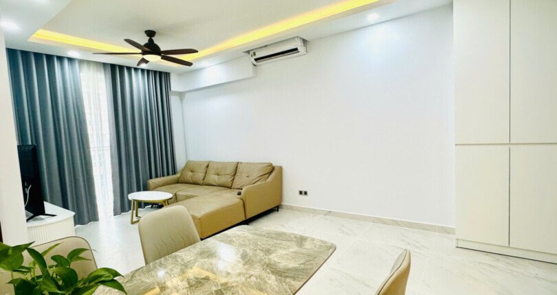 z5952005621569 caadf22ee76a388f069a15bbc17d3aa2 810x430 - Cho thuê Midtown M7 Phú Mỹ Hưng giá 30tr full nội thất