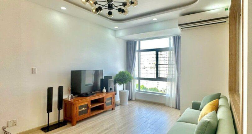 z5953122843227 6e36cd356bcfb36467ee01143c19ad93 810x430 - Cho thuê chung cư Sky Garden 88m 3 phòng full đồ