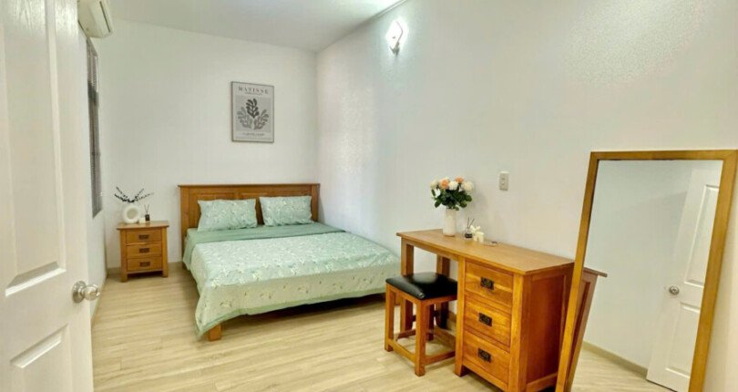 z5953122851773 c7f81cd80d8f17b7c88416b7bade39db 810x430 - Cho thuê chung cư Sky Garden 88m 3 phòng full đồ