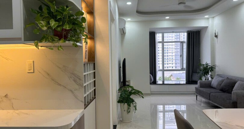 z5956472513702 ab6df341e6c1183028136dbcd465e2ad 810x430 - Bán căn hộ Sky Garden 3 68m 2pn 2wc view hồ bơi