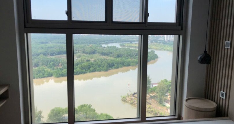 z5962170572500 60adb095e2c4bbe08defb2913d2c0d4d 810x430 - Bán căn hộ Midtown M5 135m, 3 phòng view sông