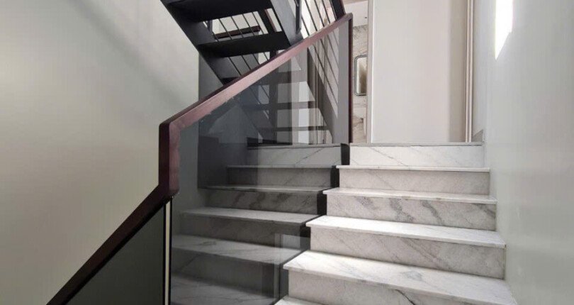 z5965767787064 4dfef6d5f0b83f1aeaa53a7b25835a4b 810x430 - Bán biệt thự khu Mỹ Thái 2 dt 7x14m 3 tầng nhà đẹp