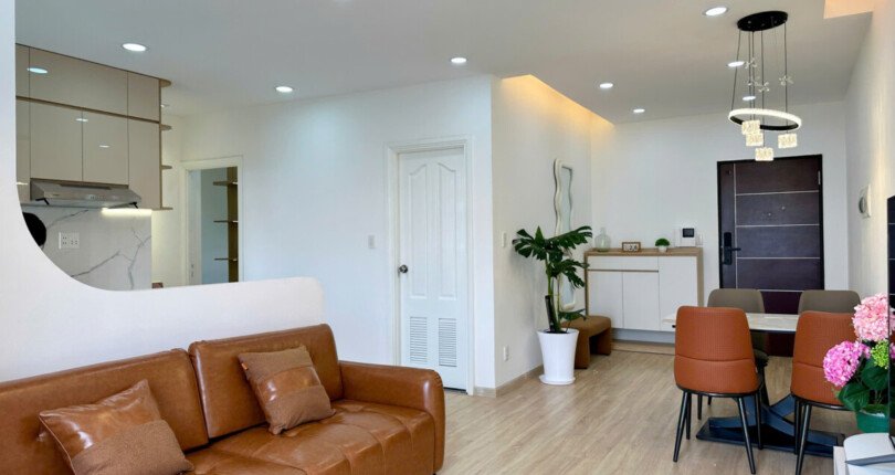 z5985366492786 780f7de8ca6be2093883648001afecd2 810x430 - Bán chung cư Sky Garden 3 PMH Q7, 70m 2pn 2wc