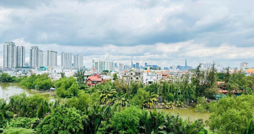 z5985366505203 23afc698e26f9c4450fb1c4ee11f02aa 810x430 - Bán chung cư Sky Garden 3 PMH Q7, 70m 2pn 2wc