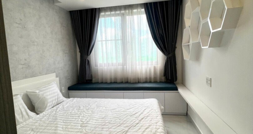 z5985426349834 f5889a9de48f3476e0f336554a3bffc0 810x430 - Cho thuê chung cư Green Valley 3 phòng full đồ 35tr/th