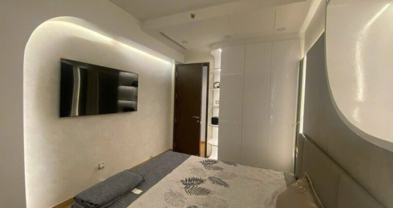 z5986804731114 8d69f587b1e91e091bc43ce821f2040e 810x430 - Cho thuê chung cư Midtown M8 tầng 12A 124m 3pn 2wc