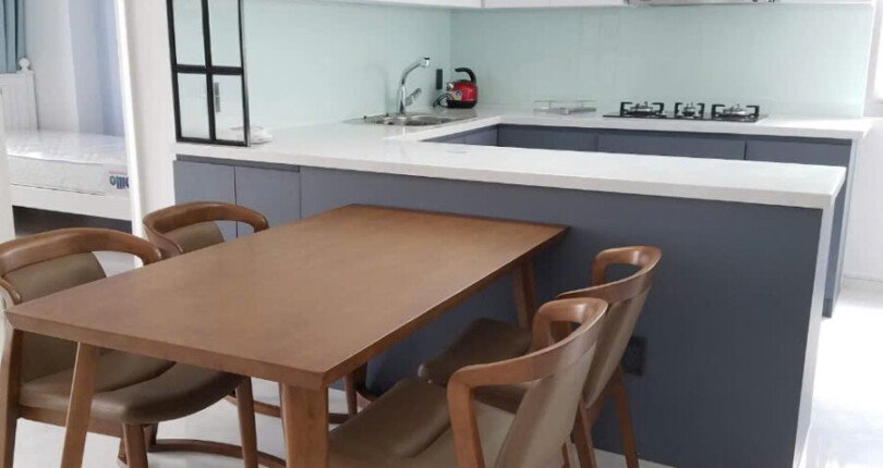 bep can ho ban 7 810x430 - Bán căn hộ chung cư ScenicValley 2, 77m2, giá 5.4 tỷ, đầy đủ nội thất, xem nhà dễ.