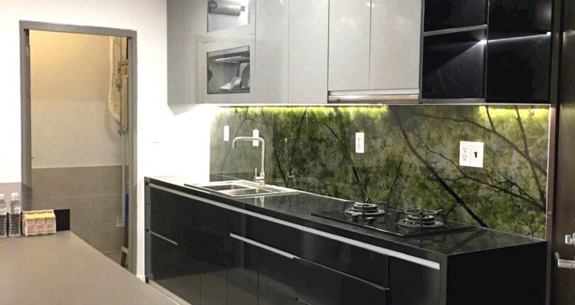 bep sang trong day du thiet bi 810x430 - Giá mua bán căn hộ 3pn view biệt thự chung cư Hưng Phúc Happy Residence Q7 T11/2024