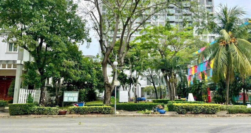 biet thu ban lien ke cong vien noi khu 810x430 - Giá mua bán nhà Biệt thự A4.01 Khu Nam Thiên 1 Phú Mỹ Hưng Quận 7 T11/2024
