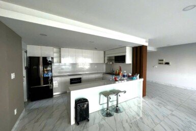 can-canh-bep-rong-rai-sang-trong