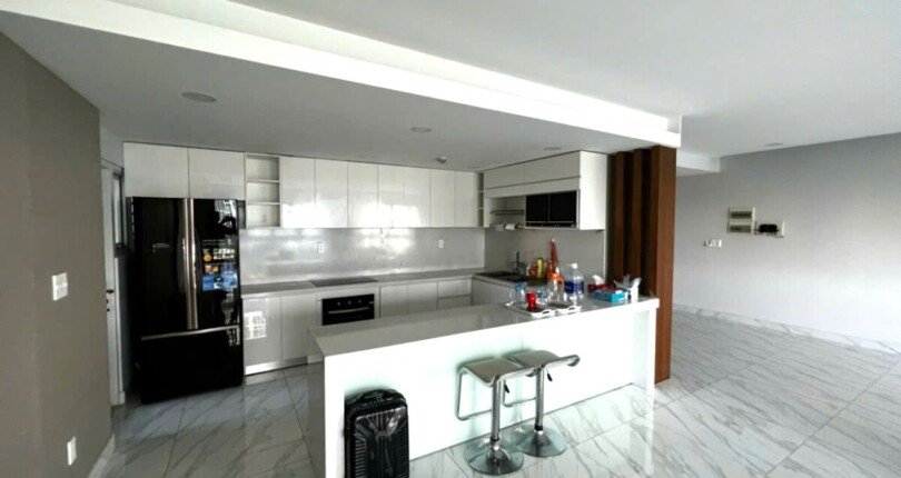 can canh bep rong rai sang trong 810x430 - Giá mua bán căn hộ 3pn Block N số 03 Khu R15 chung cư Happy Valley Phú Mỹ Hưng Quận 7 T11/2024