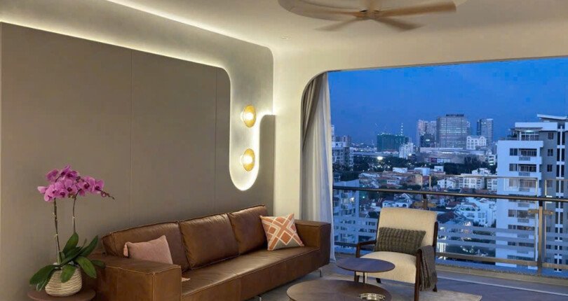 can canh sofa trong can ho cho thue 810x430 - Giá cho thuê căn hộ 3 phòng ngủ chung cư Riverpark Residence Phú Mỹ Hưng Quận 7 T11/2024