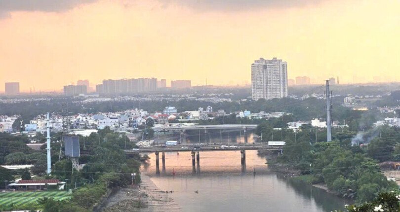 can ho truc dien song 810x430 - Giá mua bán căn hộ 3 phòng ngủ block B chung cư Riverpark Residence Quận 7 T11/2024