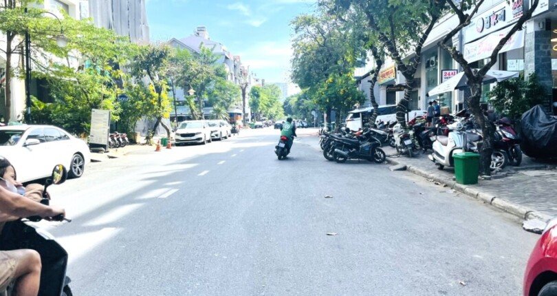 duong cao trieu phat quan 7 810x430 - Giá mua bán tòa nhà nguyên căn số 06 Cao Triều Phát, Quận 7 T11/2024