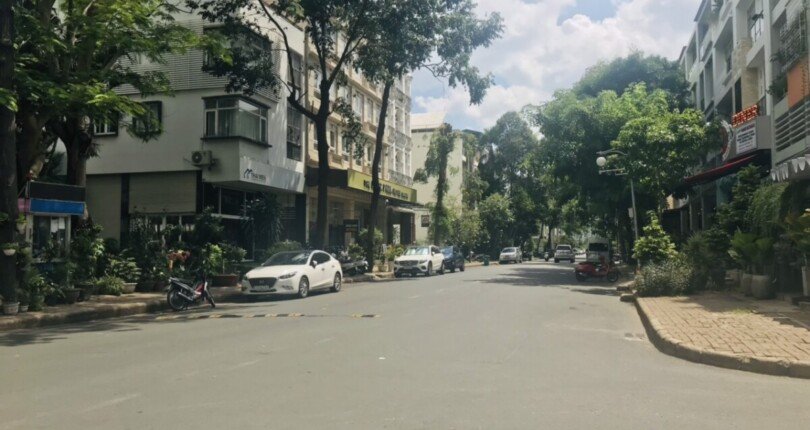 duong pham thai buong quan 7 1 810x430 - Giá mua bán Shophouse góc đường Phạm Thái Bường và Nội khu Mỹ Khánh 3A Quận 7 T11/2024