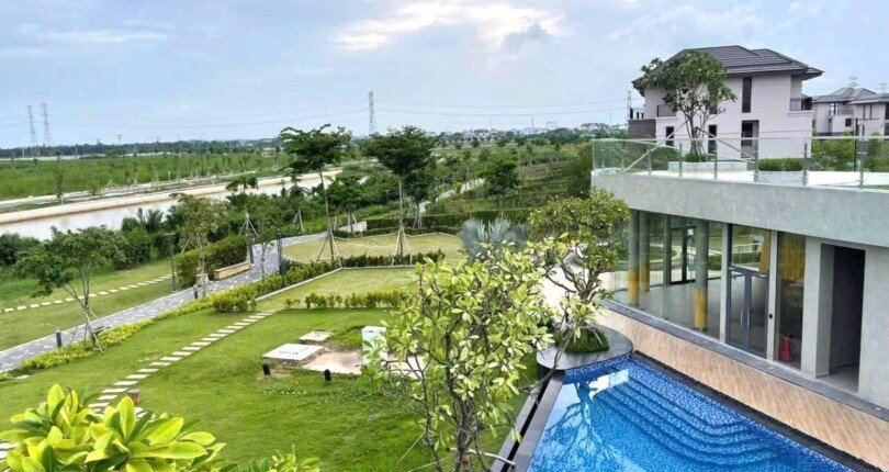 goc ho boi va cong vien noi khu kdc 810x430 - Giá mua bán nhà Biệt thự song lập nguyên căn kdc Zeitgeist - Gs Nhà Bè T11/2024