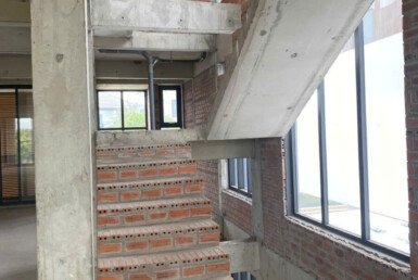 hien-trang-cau-thang-bo-tho