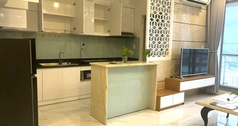 hinh anh bep can ho ban 1 810x430 - Giá mua bán căn hộ 2 phòng ngủ block D Chung cư Green Valley Quận 7 T11/2024