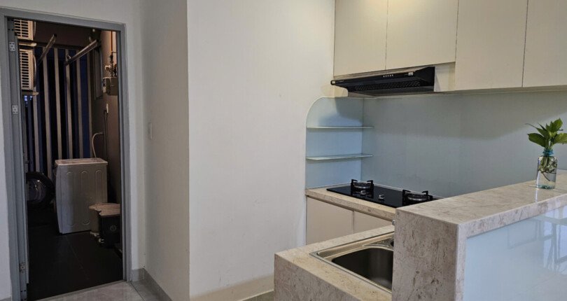 hinh anh bep can ho can cho thue 810x430 - Cho thuê căn hộ chung cư Scenic Valley 1, 70m2, 02pn, giá 18tr/tháng, đầy đủ nội thất.