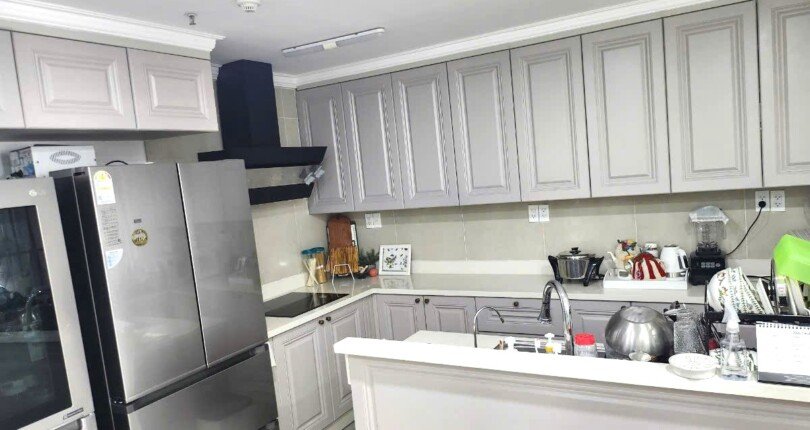 hinh anh phong bep 810x430 - Giá mua bán căn hộ 3pn, 133m2, block B lầu cao, view sông, chung cư Scenic Valley 1