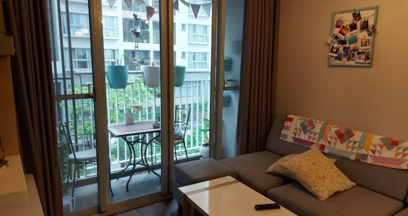 hinh anh phong khach can ho ban 1 810x430 - Bán căn hộ chung cư Scenic Valley 1, 70m2, lầu trung, giá 4.850 tỷ, nội thất đầy đủ, xem nhà dễ.
