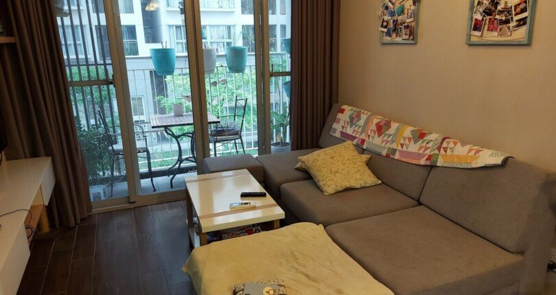 hinh anh phong khach can ho can ban 810x430 - Bán căn hộ chung cư Scenic Valley 1, 70m2, lầu trung, giá 4.850 tỷ, nội thất đầy đủ, xem nhà dễ.