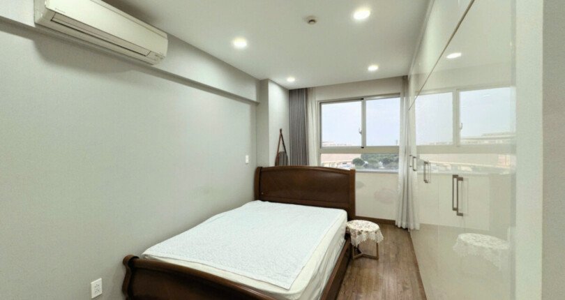 hinh anh phong ngu can ho can ban 1 810x430 - Bán căn hộ 03pn, 97m2, chung cư Scenic Valley 2, đầy đủ nội thất , giá 6.9 tỷ, xem nhà dễ.