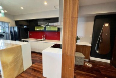 khong-gian-bep-rong-rai