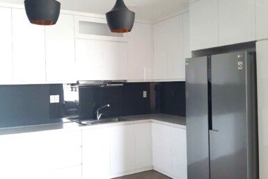 khong-gian-bep-rong-rai