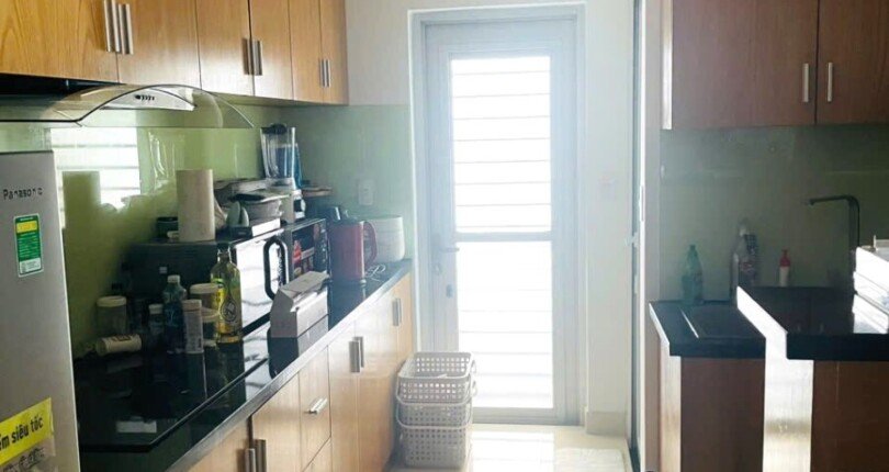 khong gian bep rong rai 7 810x430 - Bán gấp căn hộ 2pn Scenic Valley 2 Phú Mỹ Hưng, căn góc, lầu cao, view Crescentmall