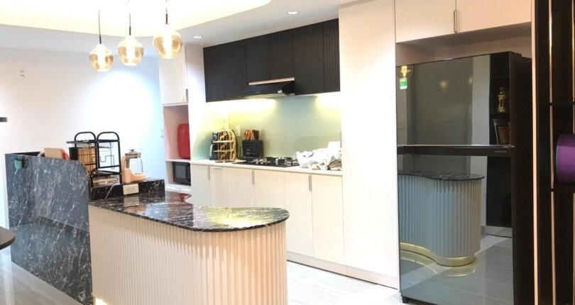 khong gian bep sang trong 1 810x430 - Giá mua bán căn hộ 2 phòng ngủ block e chung cư Happy Valley Quận 7 T11/2024