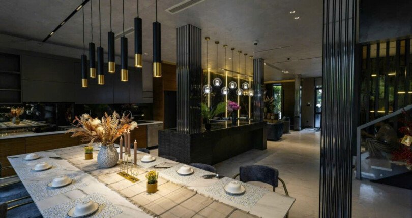 khong gian phong an va phong khach tang tret ban 810x430 - Giá mua bán nhà Biệt thự nguyên căn mặt đường Nguyễn Đổng Chi khu Hưng Thái 2 Quận 7 T11/2024