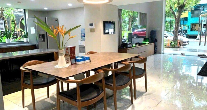 khong gian phong hop 810x430 - Giá mua bán tòa nhà văn phòng góc công viên 26 đường Cao Triều Phát Phú Mỹ Hưng Quận 7 T11/2024