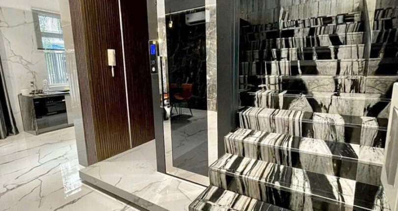 khu vuc cau thang bo va thang may len lau 1 810x430 - Giá mua bán nhà Biệt thự Mỹ Thái Phú Mỹ Hưng Quận 7 t11/2024