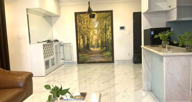 phong khach can ho ban 13 810x430 - Giá mua bán căn hộ 2 phòng ngủ block D Chung cư Green Valley Quận 7 T11/2024