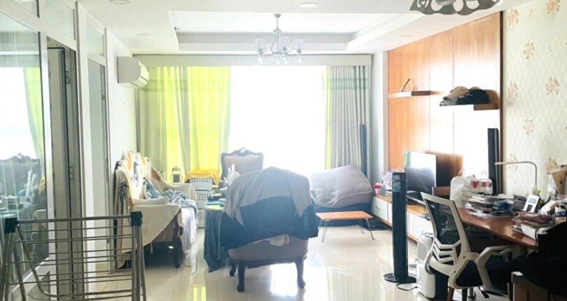 phong khach can ho ban 19 810x430 - Bán gấp căn hộ 2pn Scenic Valley 2 Phú Mỹ Hưng, căn góc, lầu cao, view Crescentmall