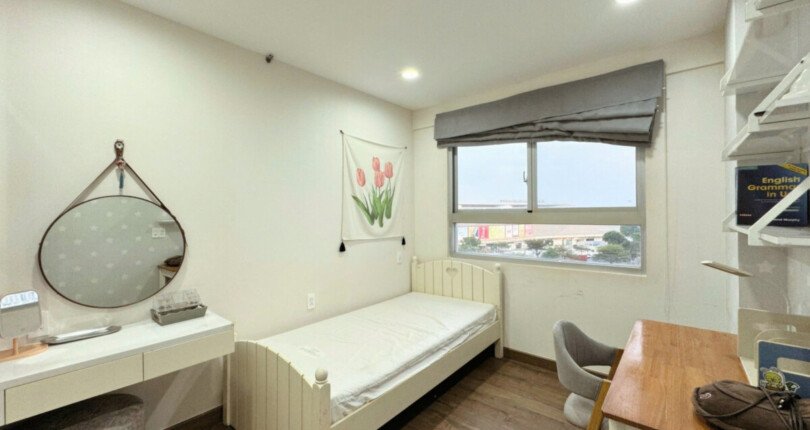 phong ngu can ho ban 17 810x430 - Bán căn hộ 03pn, 97m2, chung cư Scenic Valley 2, đầy đủ nội thất , giá 6.9 tỷ, xem nhà dễ.