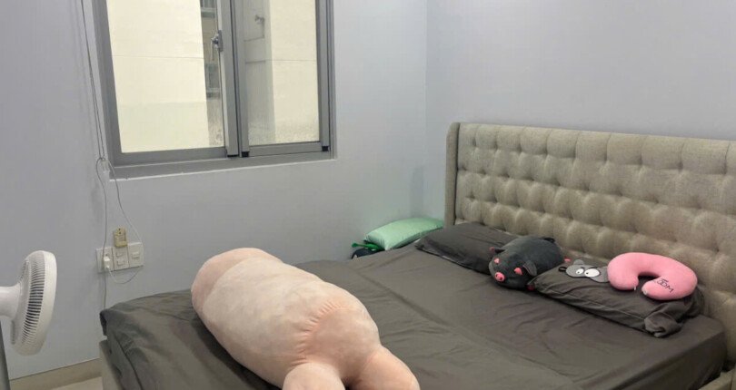 phong ngu can ho ban 2 810x430 - Cần bán căn góc, 02pn, 77m2, chung cư Scenic Valley 1, giá 5.4 tỷ, đầy đủ nội thất, xem nhà dễ.