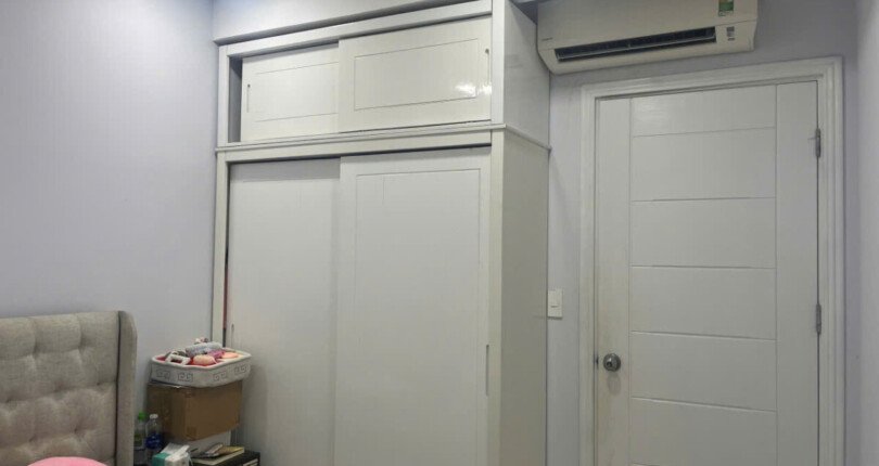 phong ngu can ho can ban 810x430 - Cần bán căn góc, 02pn, 77m2, chung cư Scenic Valley 1, giá 5.4 tỷ, đầy đủ nội thất, xem nhà dễ.