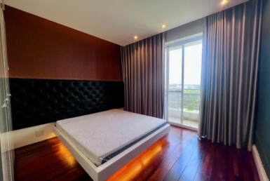 phong ngu lon can ho cho thue 385x258 - Giá cho thuê căn hộ 3 phòng ngủ block C view sông chung cư Riverpark Residence Quận 7