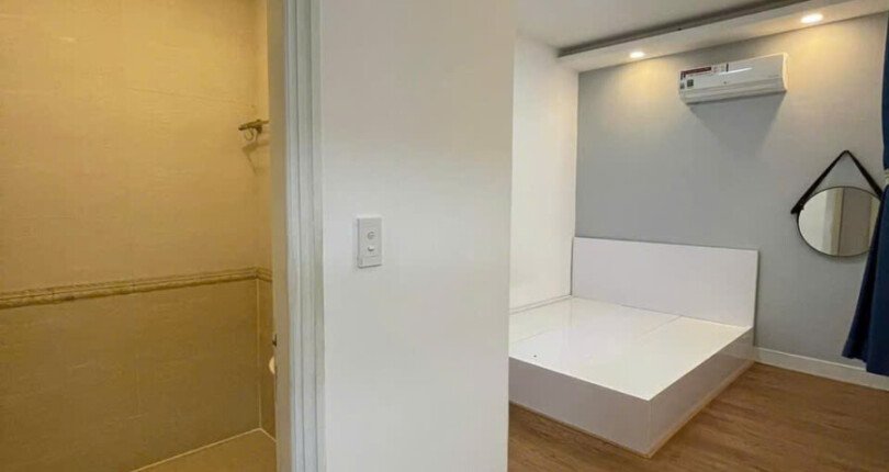 phong ngu trong can ho rong rai 810x430 - Giá mua bán căn hộ 2pn 8b4.8 chung cư Sky Garden 3 Quận 7 T11/2024